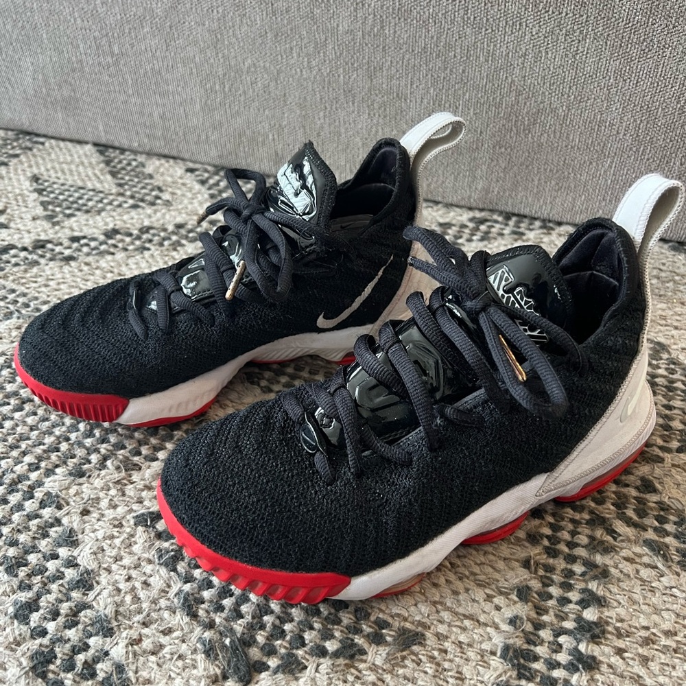 Nike Lebron basketball 4 youth